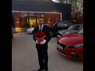 Друзья, у нас новая услуга:
"ДОСТАВКА ЦВЕТОВ В ДЕЛОВОМ КОСТЮМЕ И БЕЛЫХ ПЕРЧАТКАХ".

Сделать заказ..