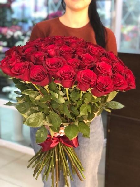 Какие&nbsp; розы подарить маме, бабушке, подруге?

С помощью букета можно выразить заботу и внимание, пожелать..