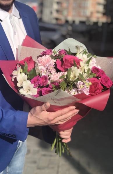  КАК УХАЖИВАТЬ ЗА БУКЕТОМ

Вчера мы получили цветы! Но чтобы букет вас радовал долго, очень важно..