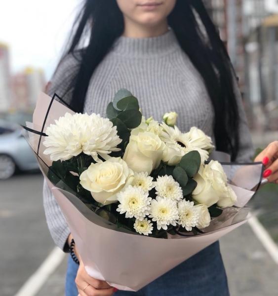 Чудного, безоблачного дня, 
Улыбок, позитива и везения! 
Приятных встреч и радостных забот. 
Пускай..
