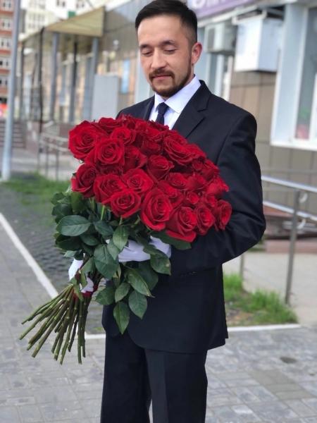 Поговорим о розах? 
Если Вы самый настоящий ценитель роз, то Вам необходимо знать, как выбрать свежие цветы,..