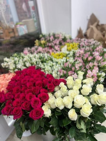 Женщины слишком долго помнят неподаренные розы...