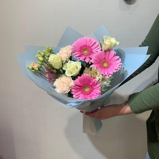 Всем отличной пятницы. 
АКЦИЯ СЧАСТЛИВАЯ НЕДЕЛЯ ДО 04.04.2023 года на все букеты и композиции скидка 20%.
Только в..