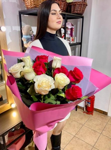 Друзья, всем привет  
ВСЁ мы набрали 12000 ПОДПИСЧИКОВ. УРРА 
Розыгрыш 25 роз проведем  завтра, так как..